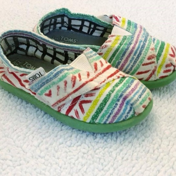 TOMS Toddler Size 5 - Picture 1 of 2